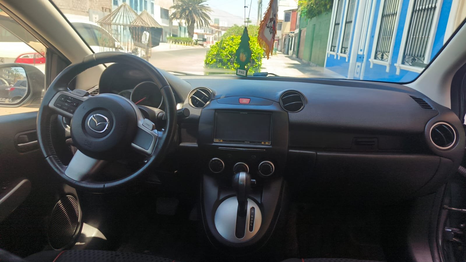 Mazda demio